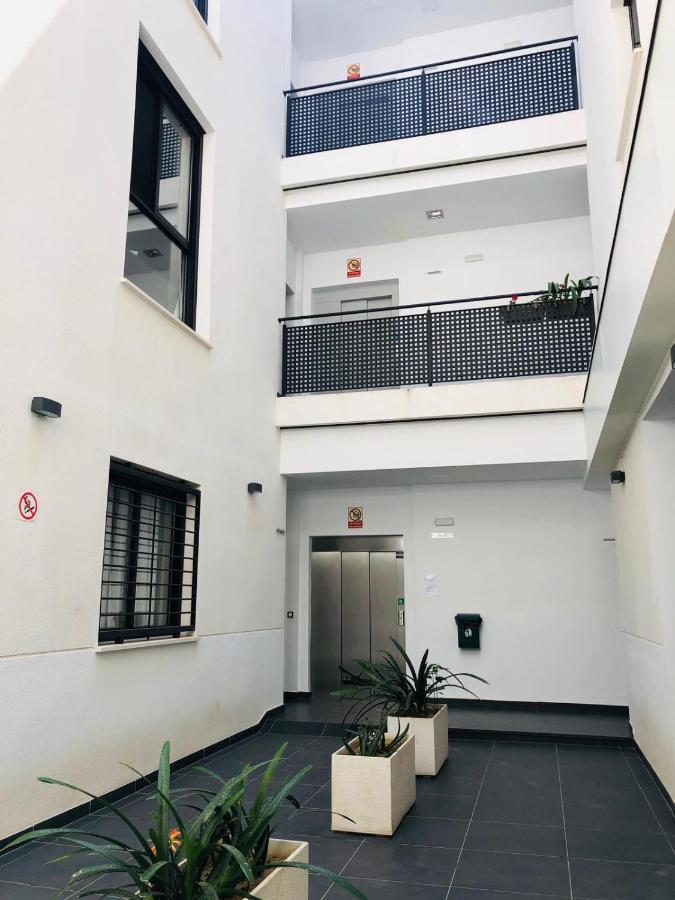 Low Cost Rooms La Merced Málaga Exteriör bild